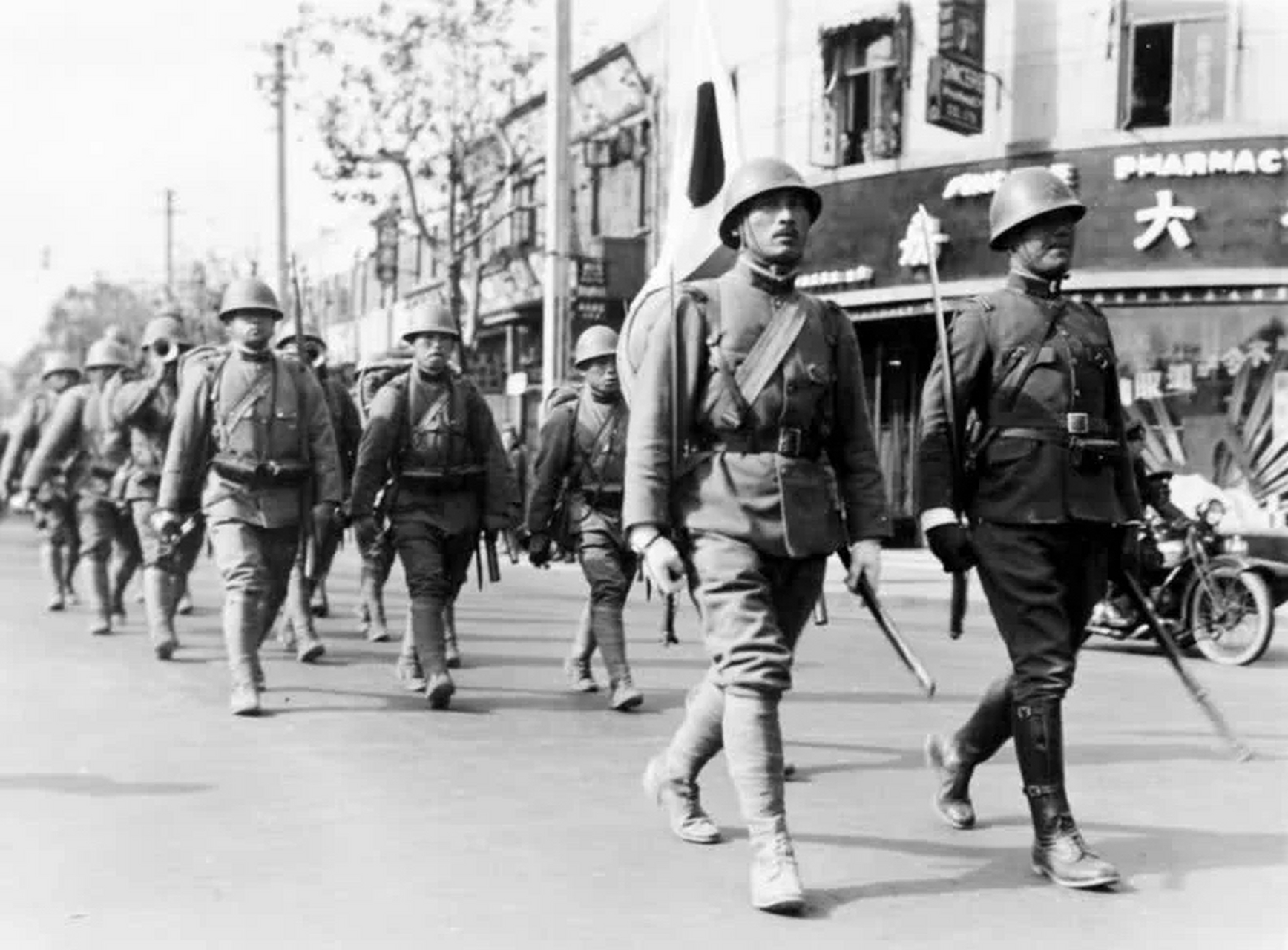 1937年11月9日,日军占领外滩,上海基本沦陷.