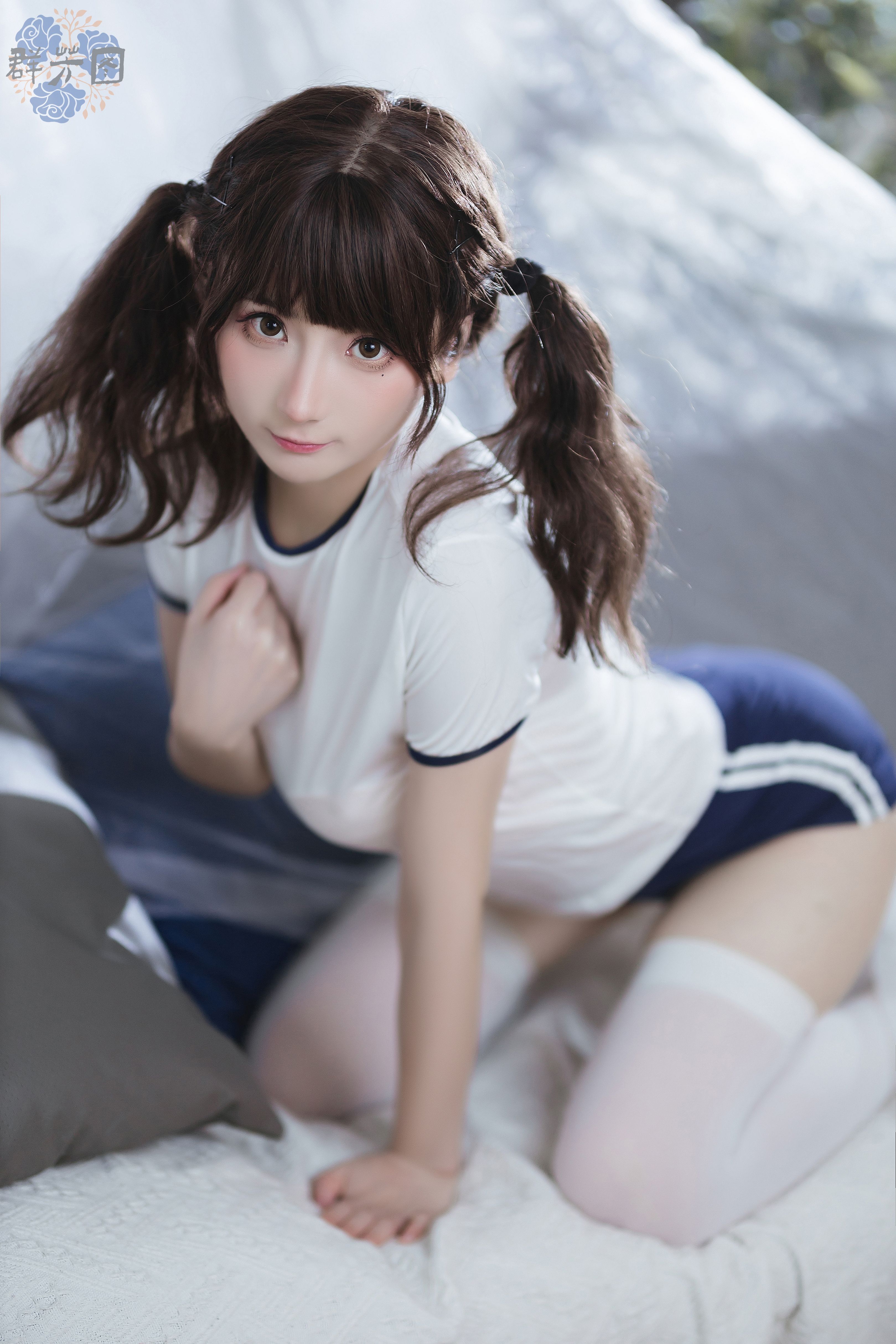 是三不是世w – NO.05 束缚 [37P-527MB]-群芳图