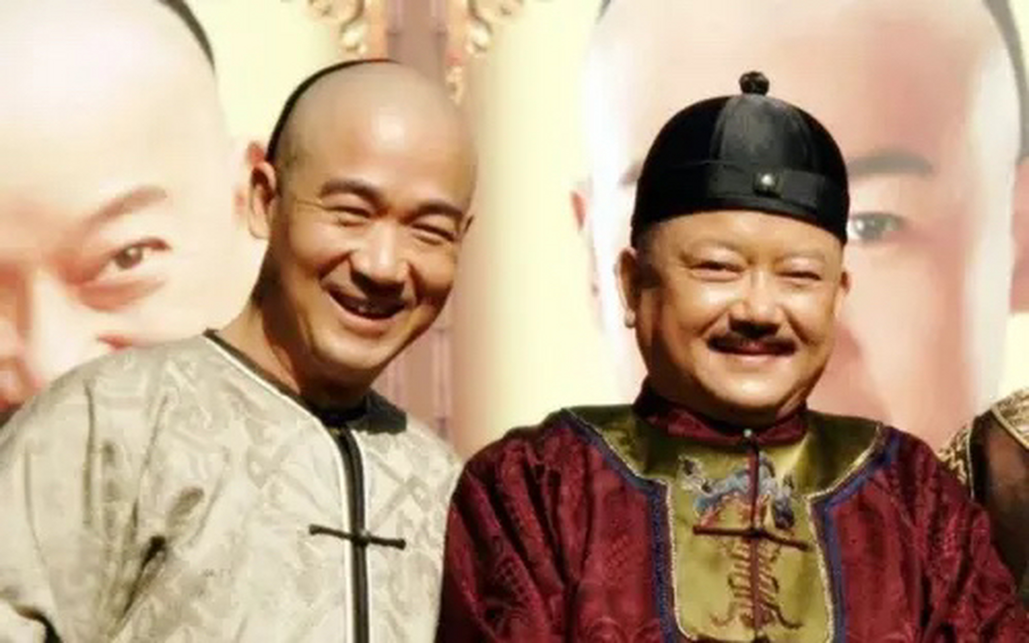 乾隆五十五年,一尼姑向纪晓岚求对联,结果他张口就对尼姑说:"一笔直通