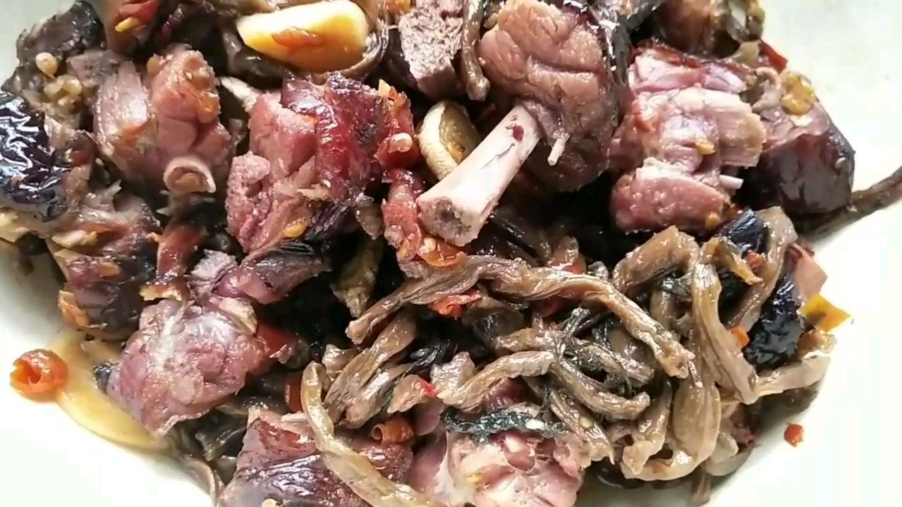 乡里湘味—干豆角蒸腊鸭腿