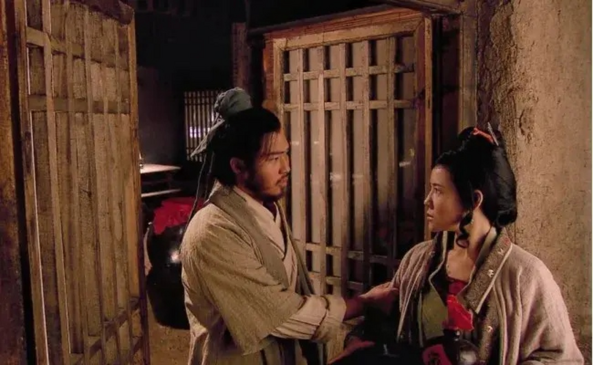 中有一个情节完全无法理解,菜园子张青和母夜叉孙二娘在十字坡开的