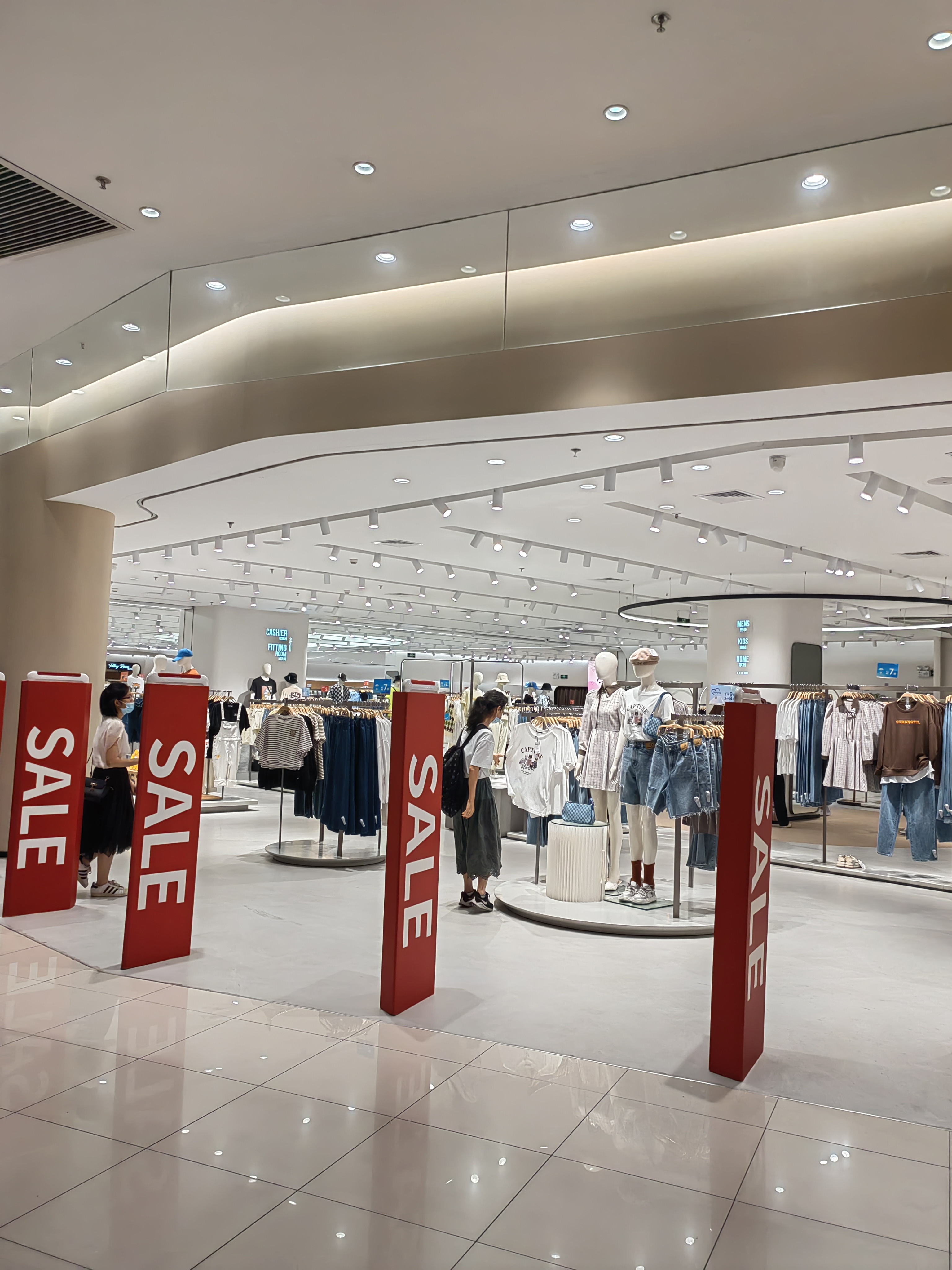 商场的门头装修风格