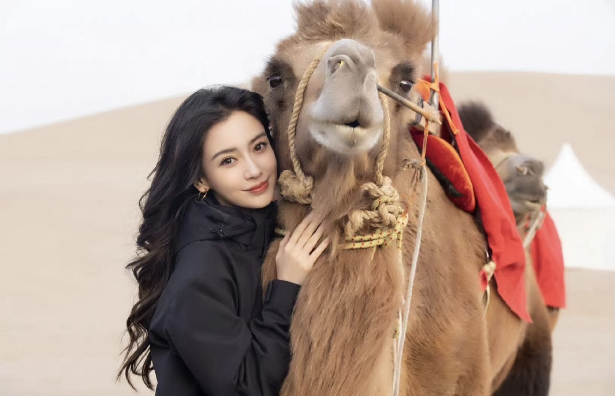 动态优创月#  angelababy在敦煌,baby的颜值真是令人服气出道多年