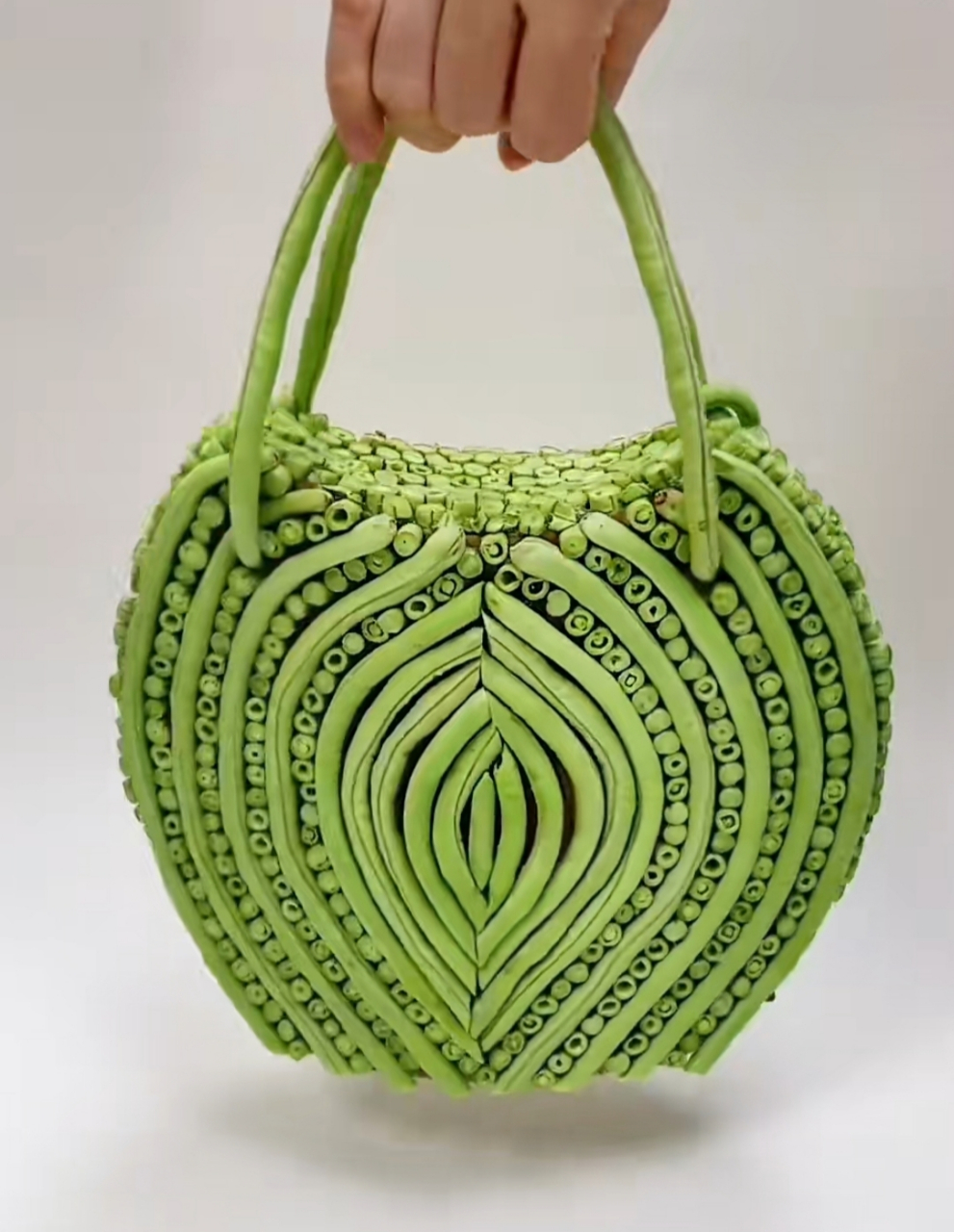 这绿油油的,小巧别致的时尚蔬菜包包,你喜欢哪一款呢?#搞笑