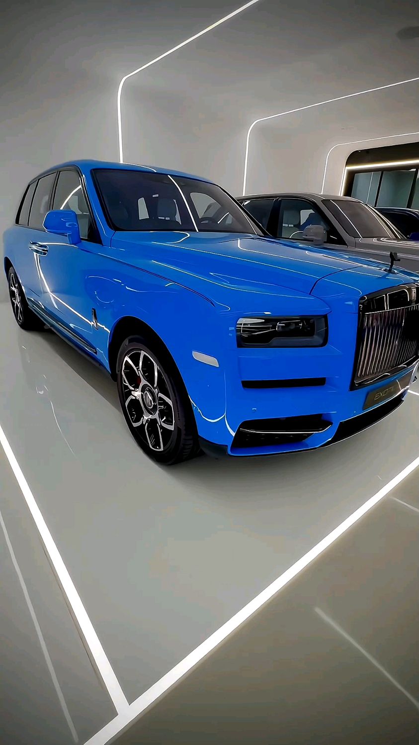 蓝色很年轻化#劳斯莱斯库里南 #劳斯莱斯 #汽车-度小视