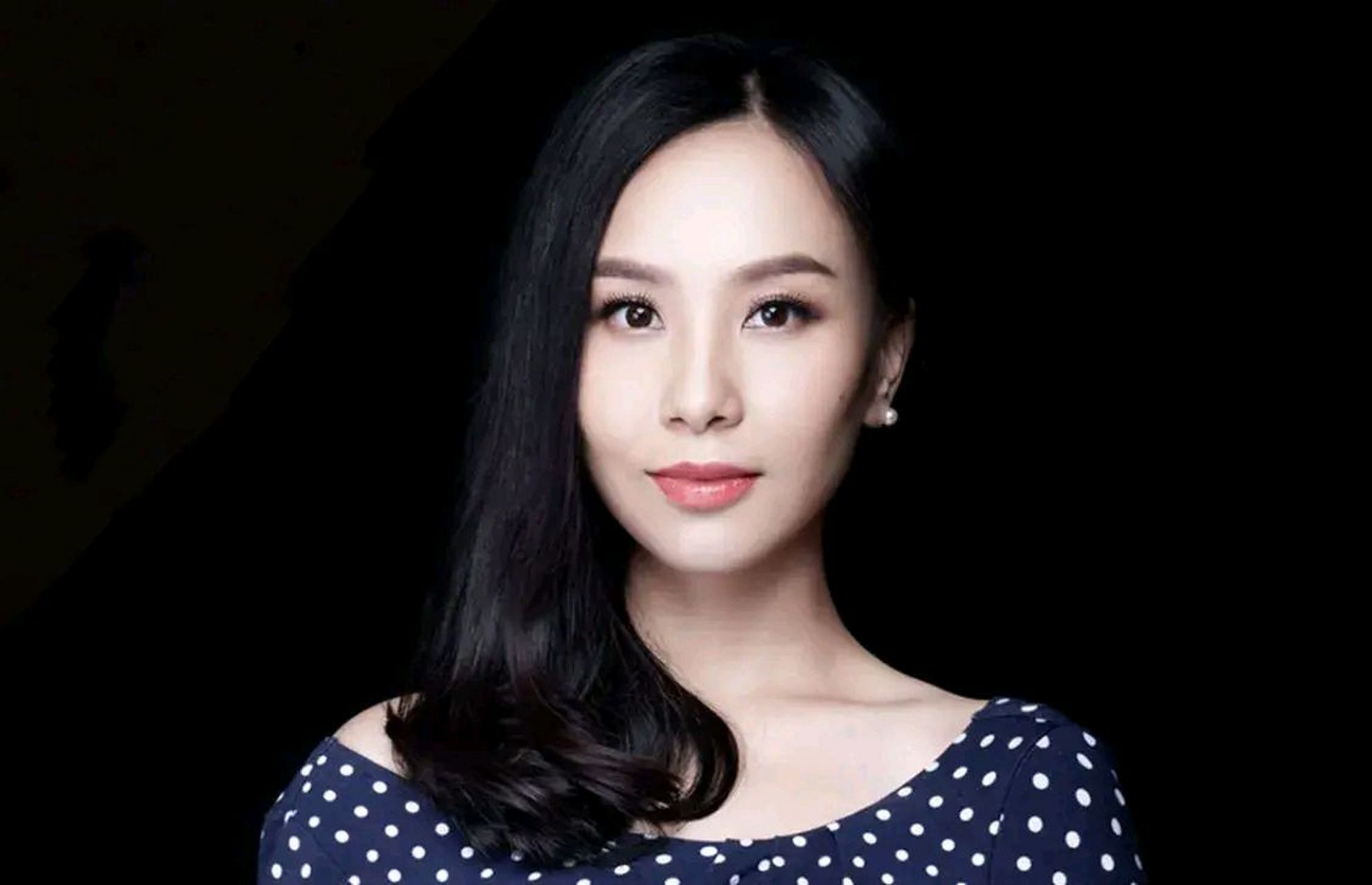 新希望创始人刘永好有一个女儿叫刘畅,虽然父亲是富豪,但这个刘畅却