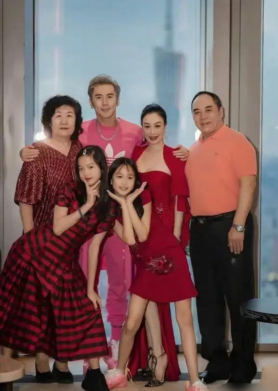 钟丽缇这张照片笑死我了98,错位了#钟丽缇