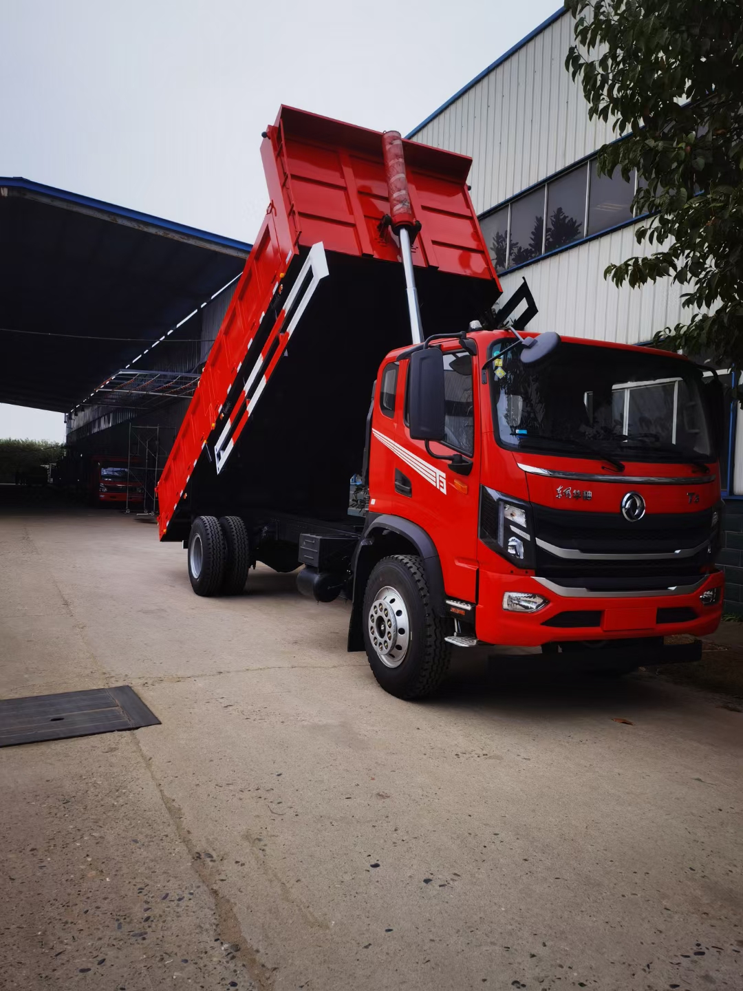 东风6.2米单桥平板自卸车