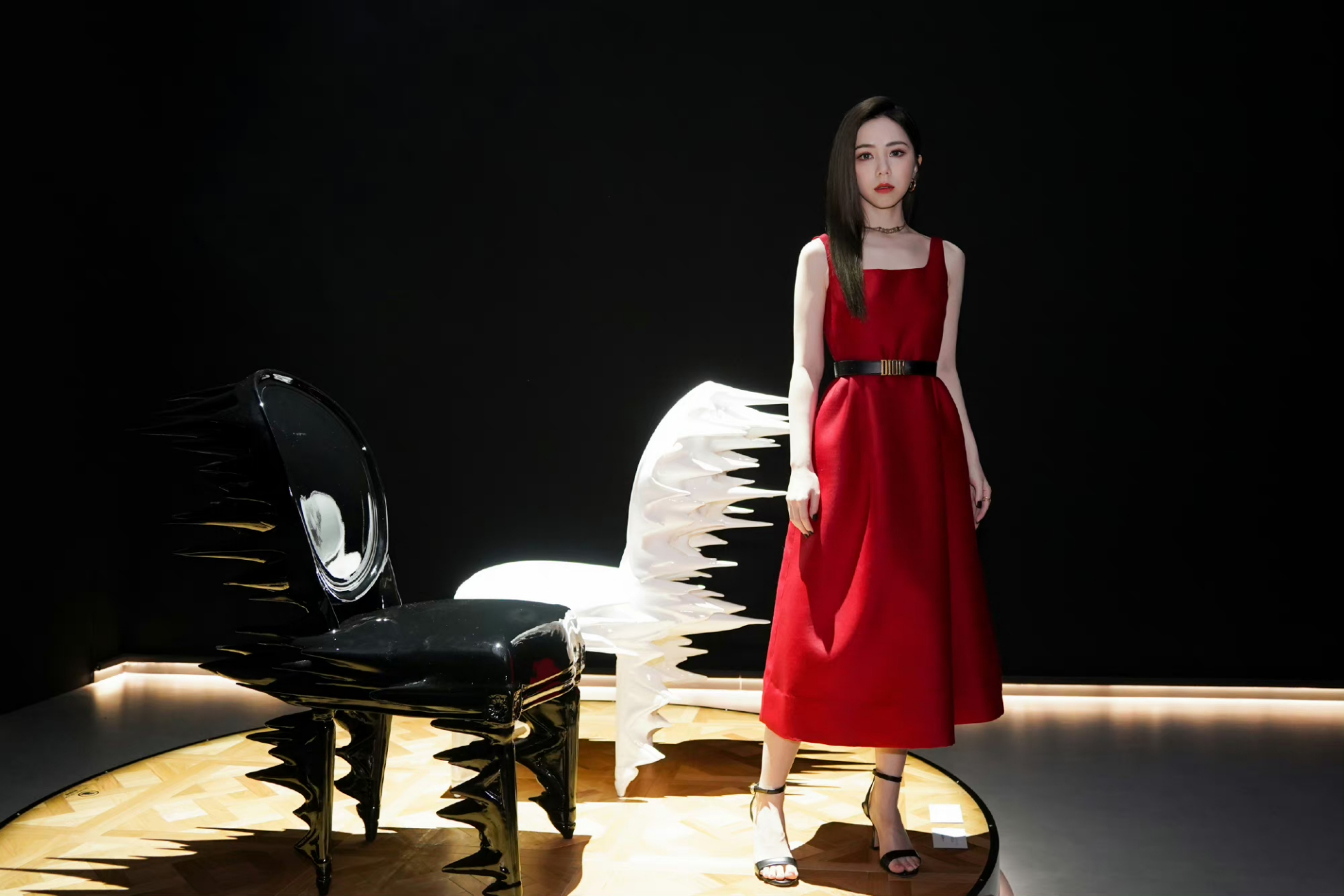 邓紫棋 黑色一字带高跟鞋[爱你] 676767#邓紫棋