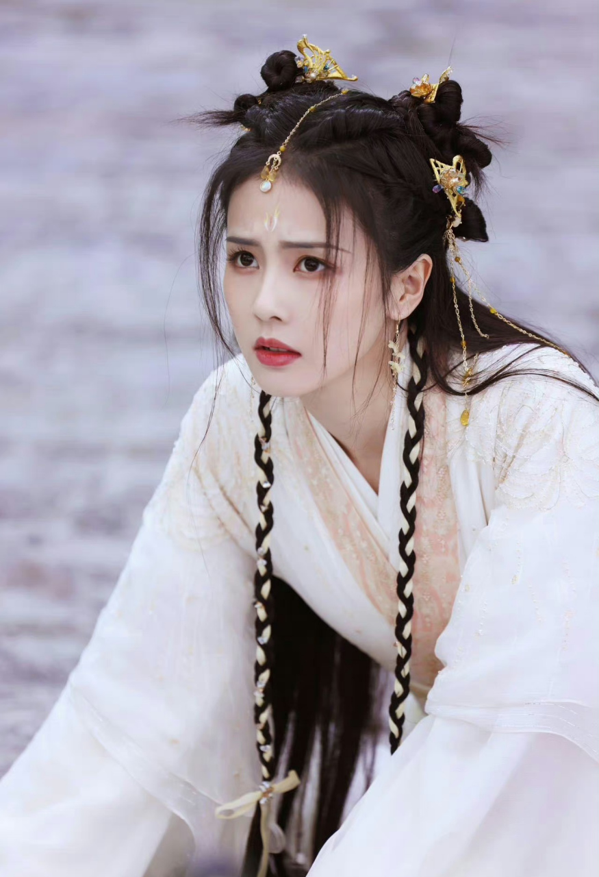 《长月烬明》明日终于要跳城楼,以我仙髓换你磨骨,完成穿越任务,所以