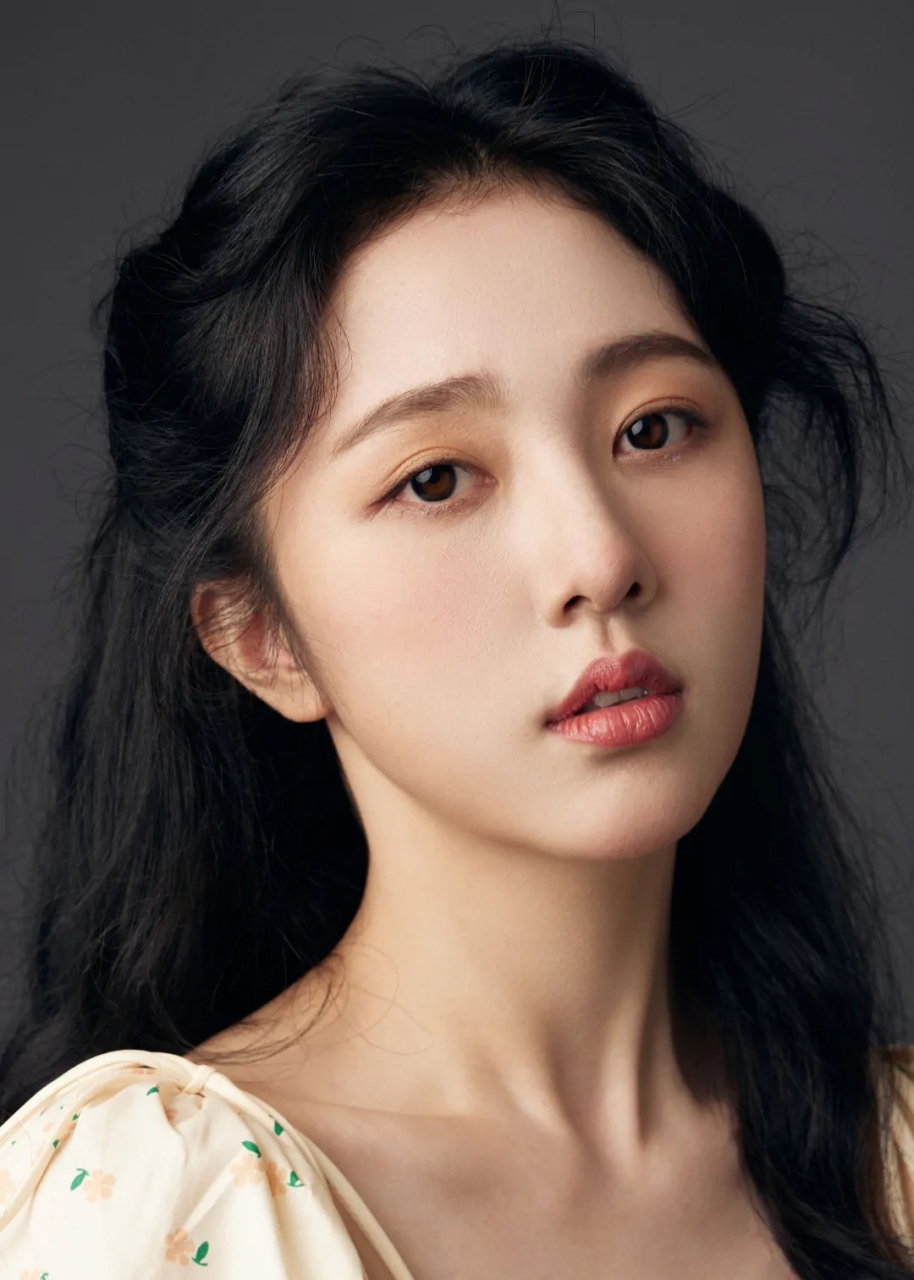 朱茉颜,出生于1998年9月30日,中国内地影视女演员.