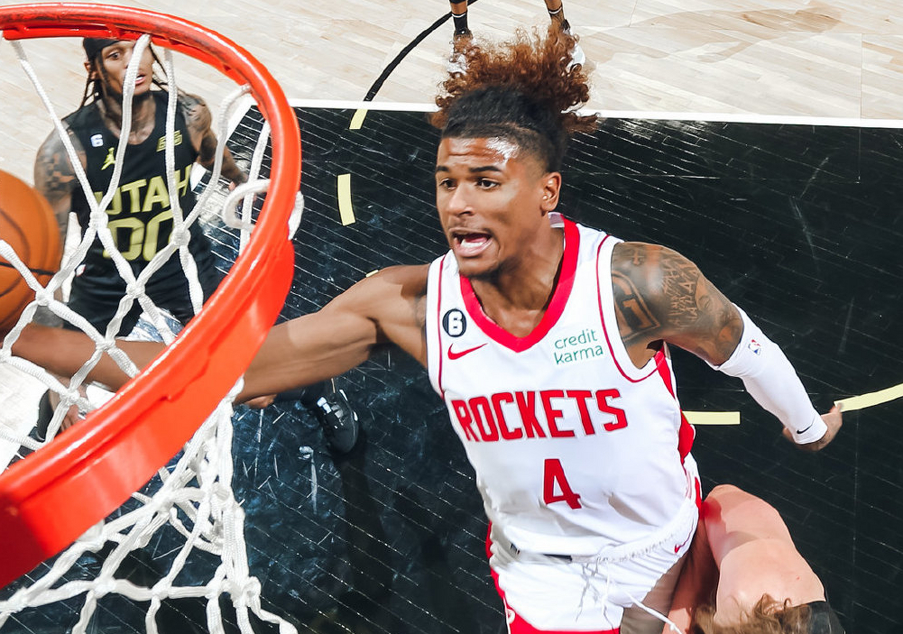 曝小波特被交易至雷霆,换回奥拉迪波  据美媒爆料,小波特因家暴事件