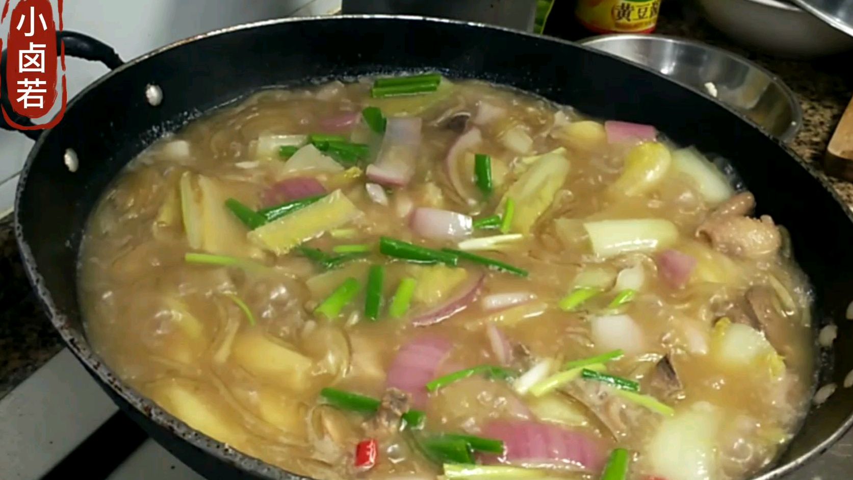 鸡肉炖粉条怎么做才好吃?诀窍在这,味美鲜香,一大锅直接当饭吃