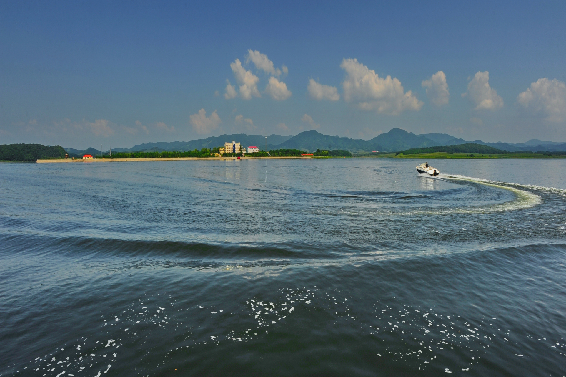 【大伙房水库美景图】原来大伙房水库是可以游船的,现在变为水源地
