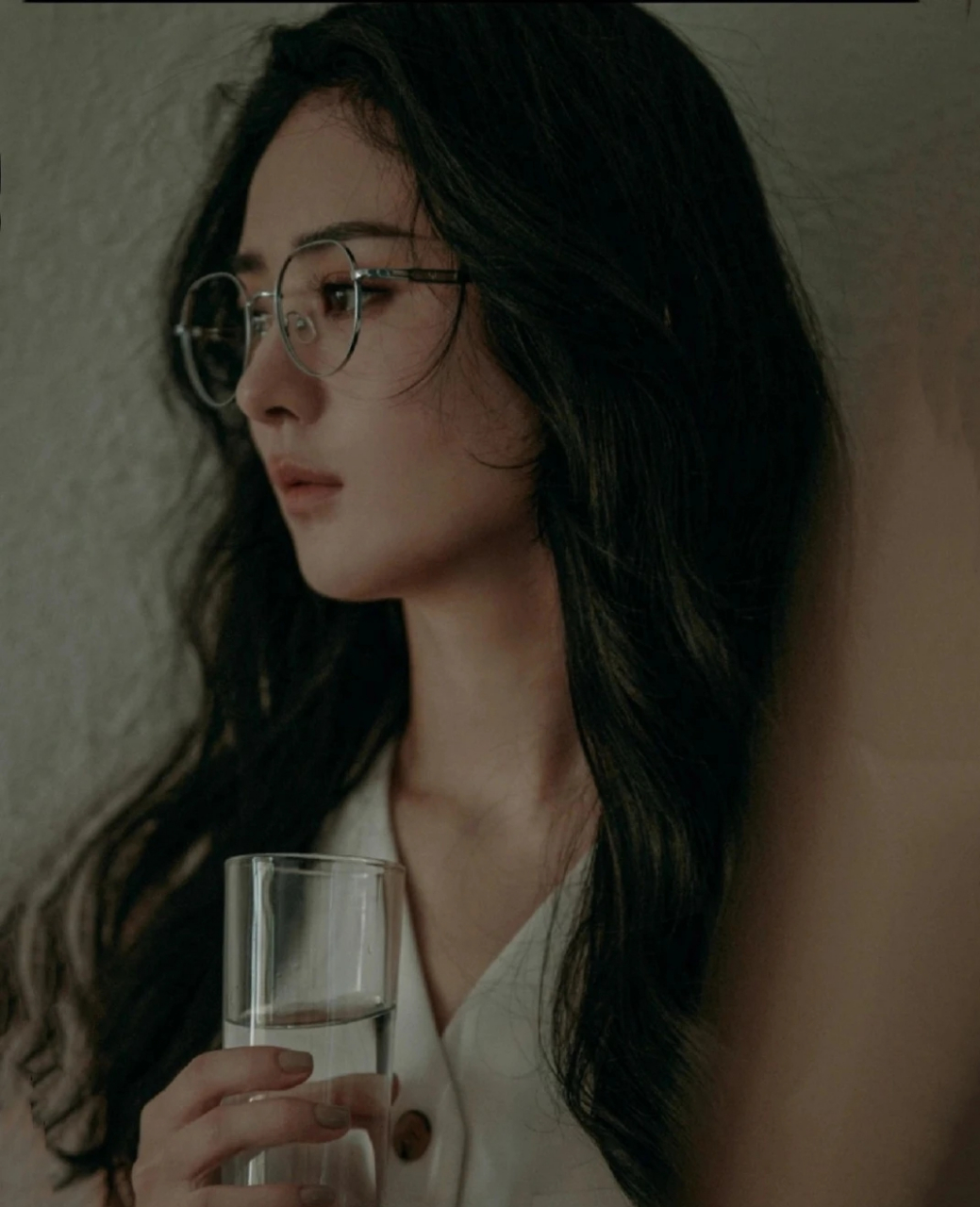 赵丽颖# #女明星# #人像摄影#  赵丽颖写真大片[期待][期待][期待]