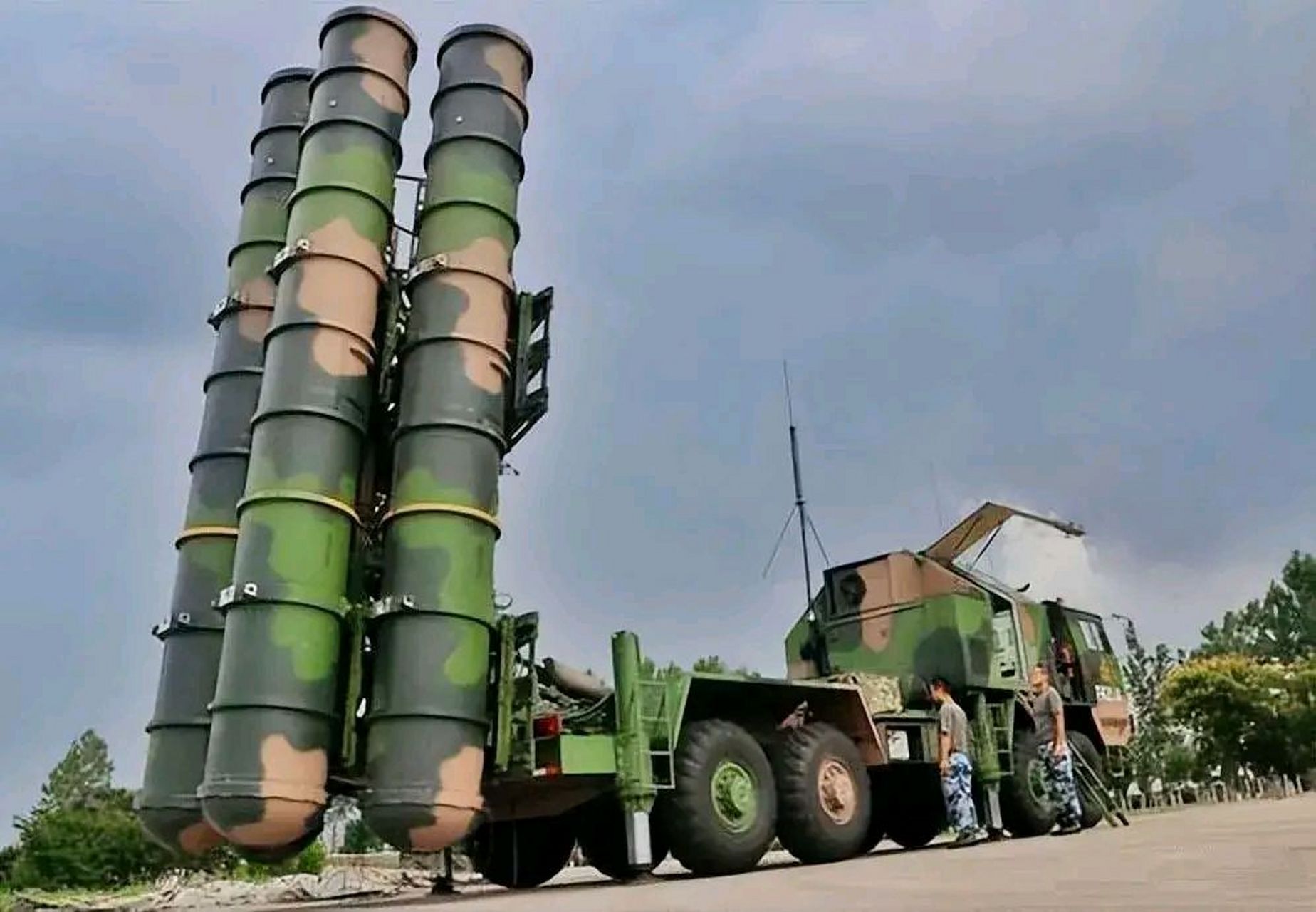 红旗-26防空导弹:中国迈向新一代防空利器  近日,中国防空领域再添新