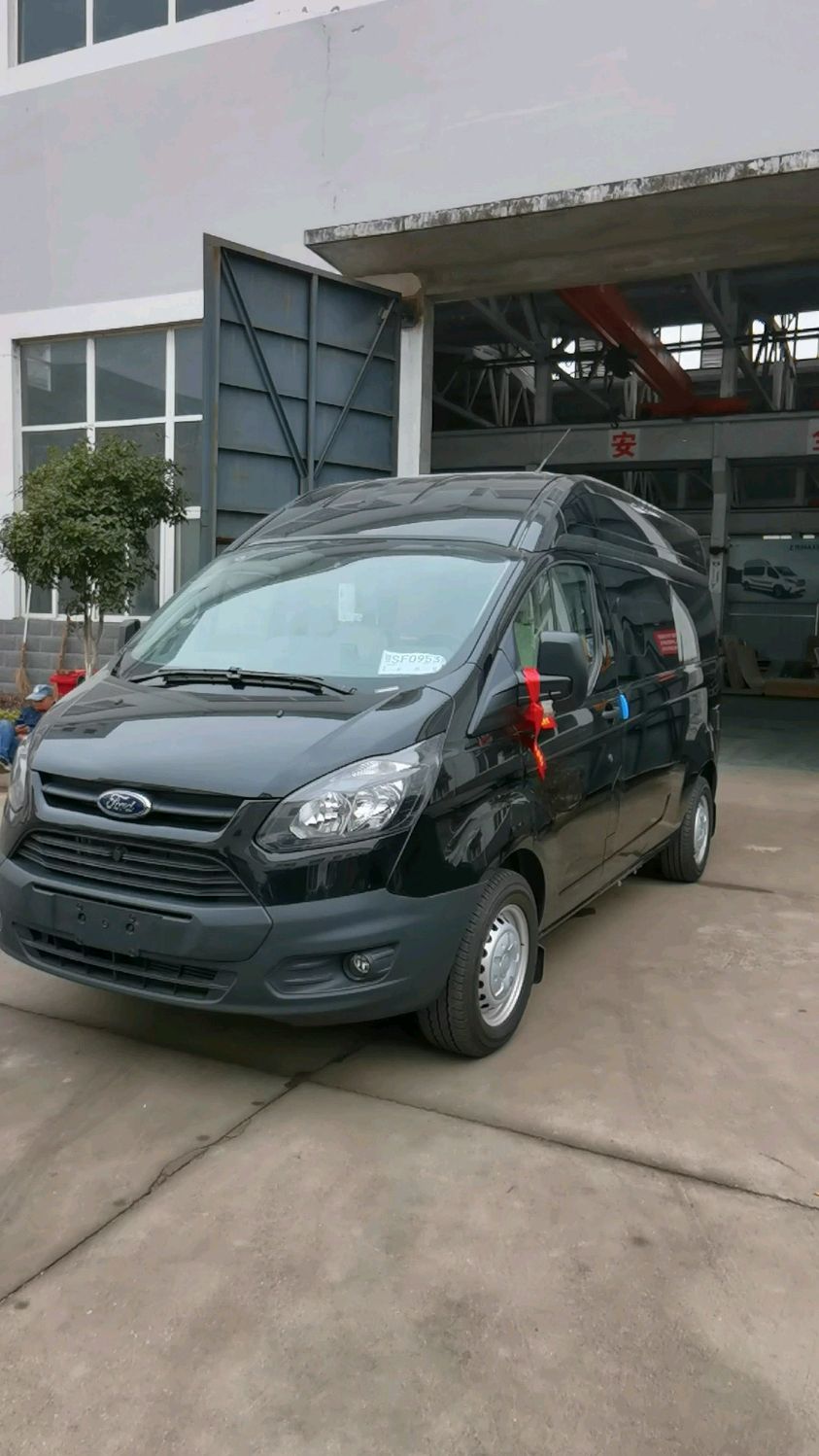 国六福特新全顺中轴中顶汽油自动挡房车-度小视
