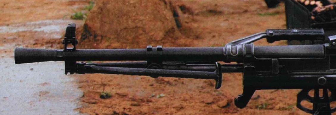 国产pkm"80式通用机枪"