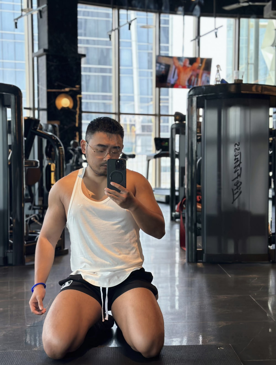 肉壮男健身运动#健身# #运动