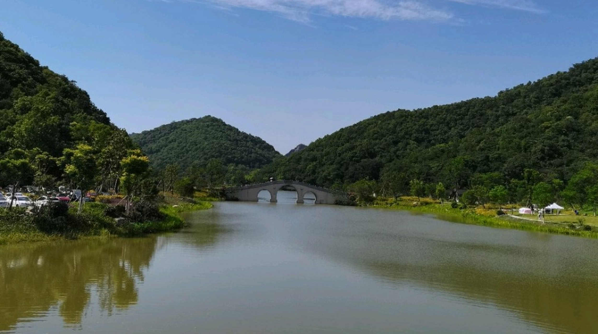 铜鉴湖公园面积图片