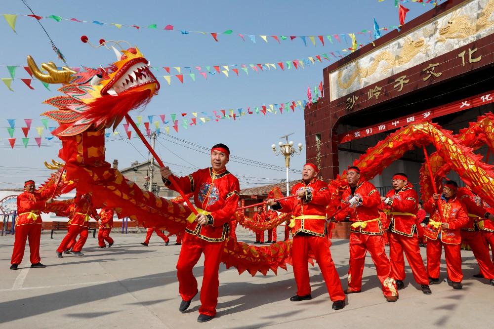 中国人庆祝春节的照片图片