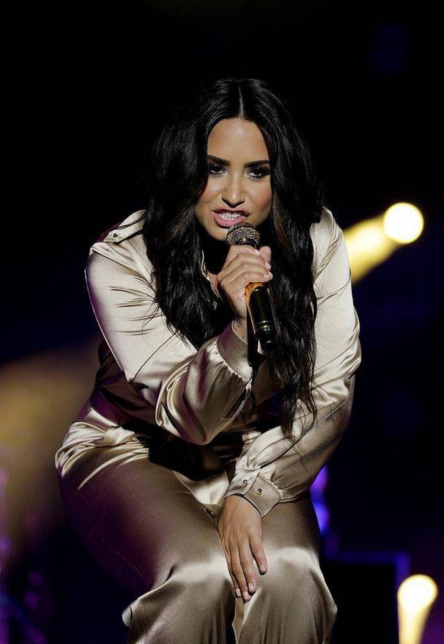 歌星黛米·洛瓦托(demi lovato)(四).