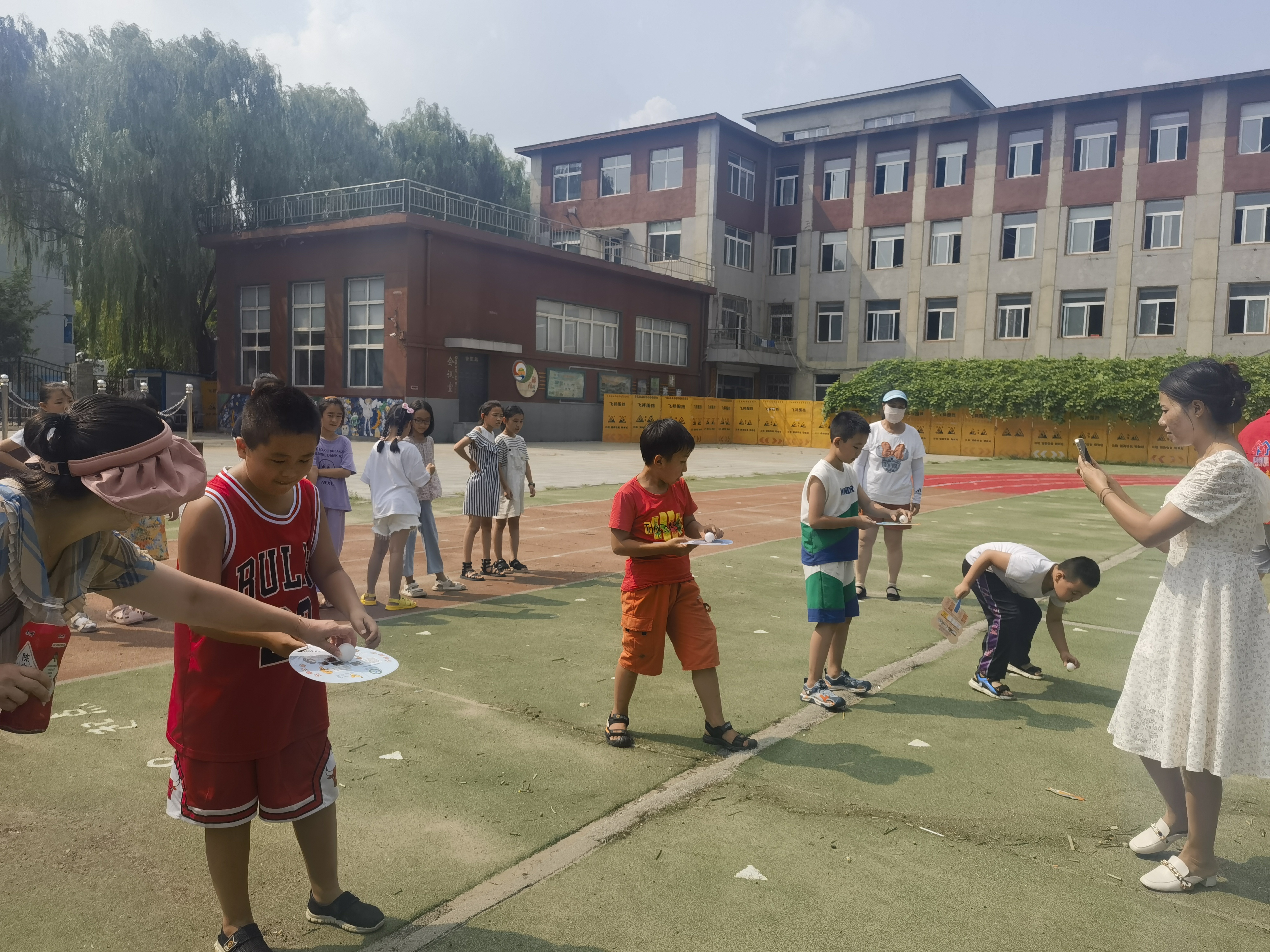 南十社区关工委举办小学生趣味运动会