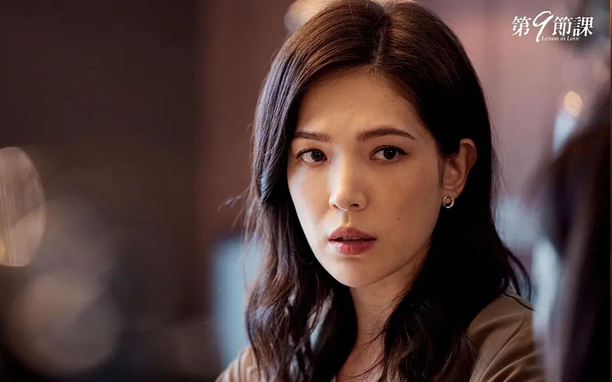 [期待]  38岁的许玮甯演绎花信年华的女主,皮肤紧实,线条流畅,没有给