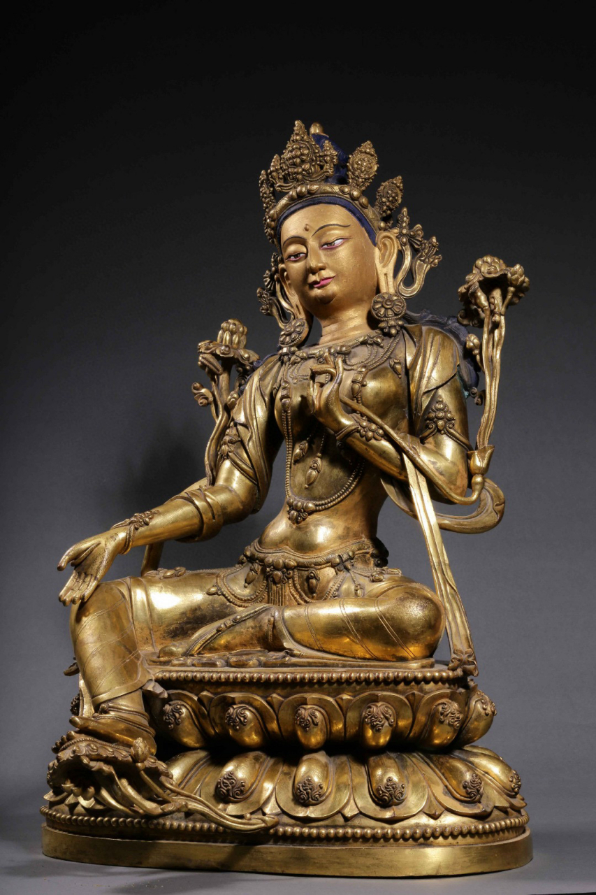 清代,"大明永乐年施"铜鎏金绿度母坐像 高48厘米,长32厘米,宽30厘米