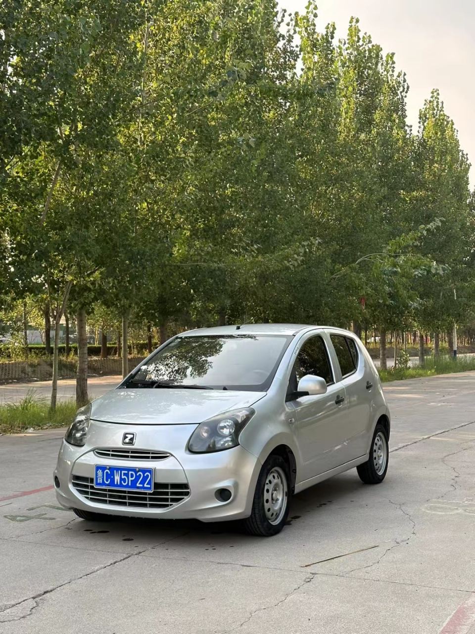 14年众泰z100,1.0手动档,审保23年12月.全车原版,实表8万公里.