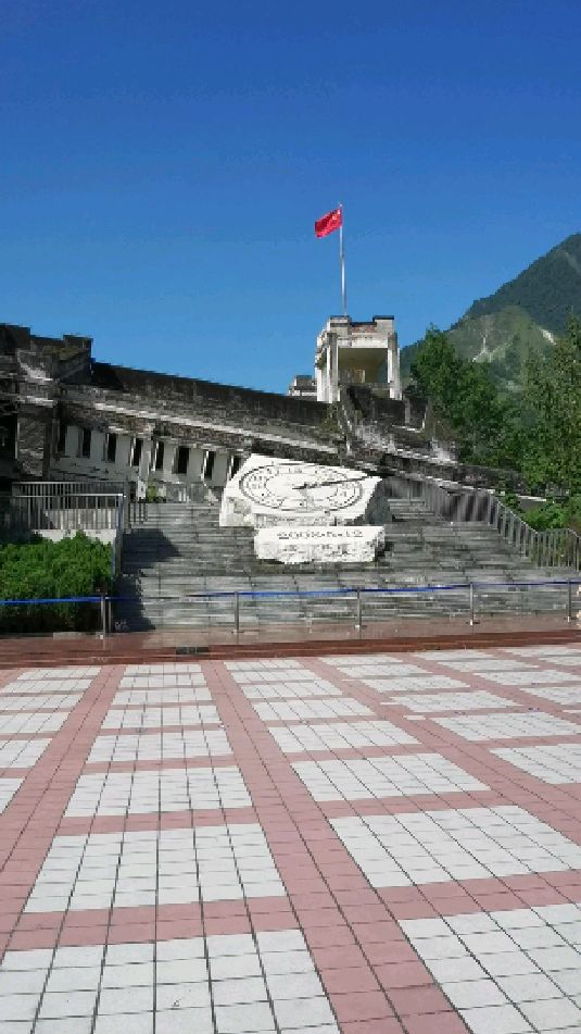 摩旅中国系列汶川漩口中学512地震遗址