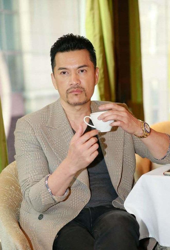 67岁的冻龄男神吕良伟:自律的生活方式,活得有多年轻