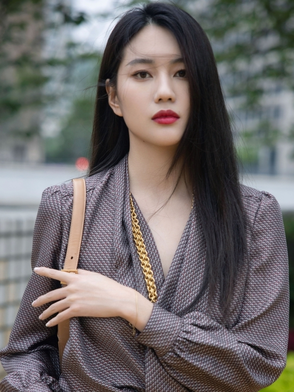 周晓凡充满力量感的演员,能在好人与坏人之间无缝游走,凭借精湛的演技