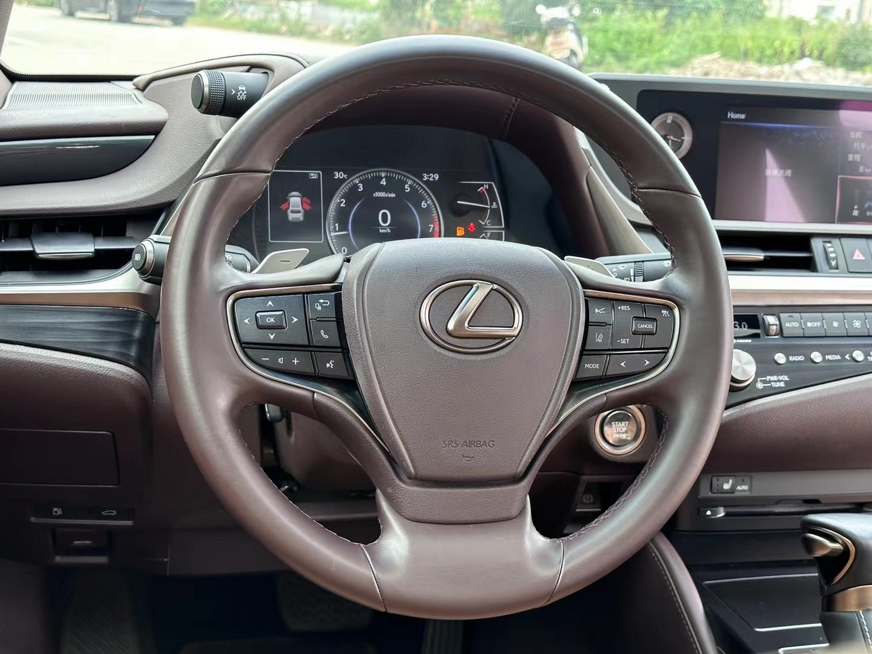 2021年3月上牌  雷克萨斯es260卓越版  一手车  实表行驶13300公里