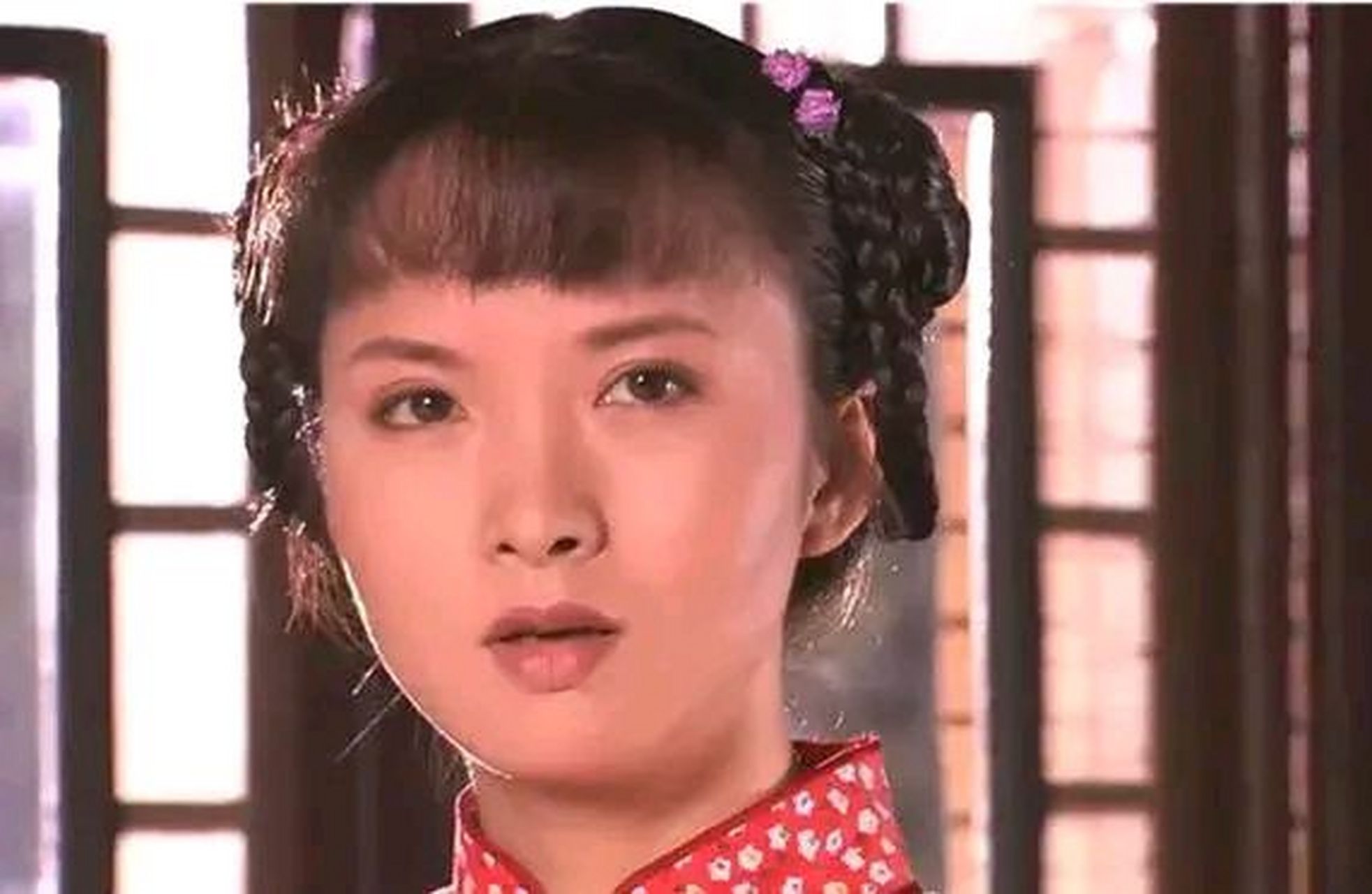 我觉得香秀她俩演的挺好呀,前期的香秀活泼淘气又可爱又大气,被谢兰演