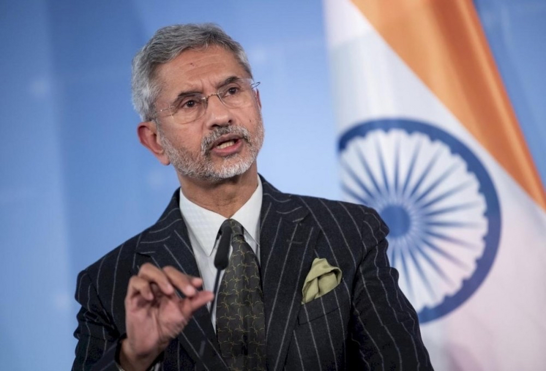 印度外交部长苏杰生的儿子,目前居住和生活在美国,在美国多家智库挂名