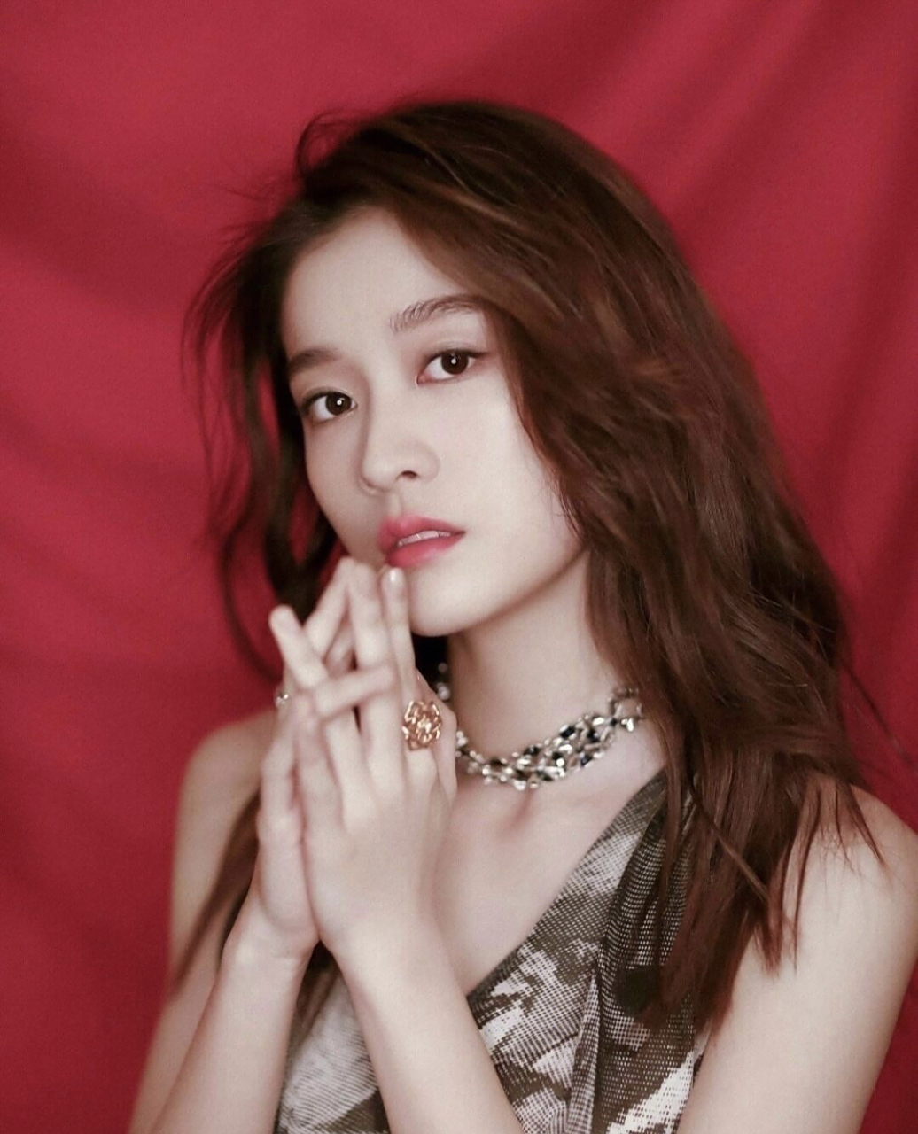 张雪迎,1997年6月18日出生于浙江省金华市义乌市,中国内地女演员,毕业