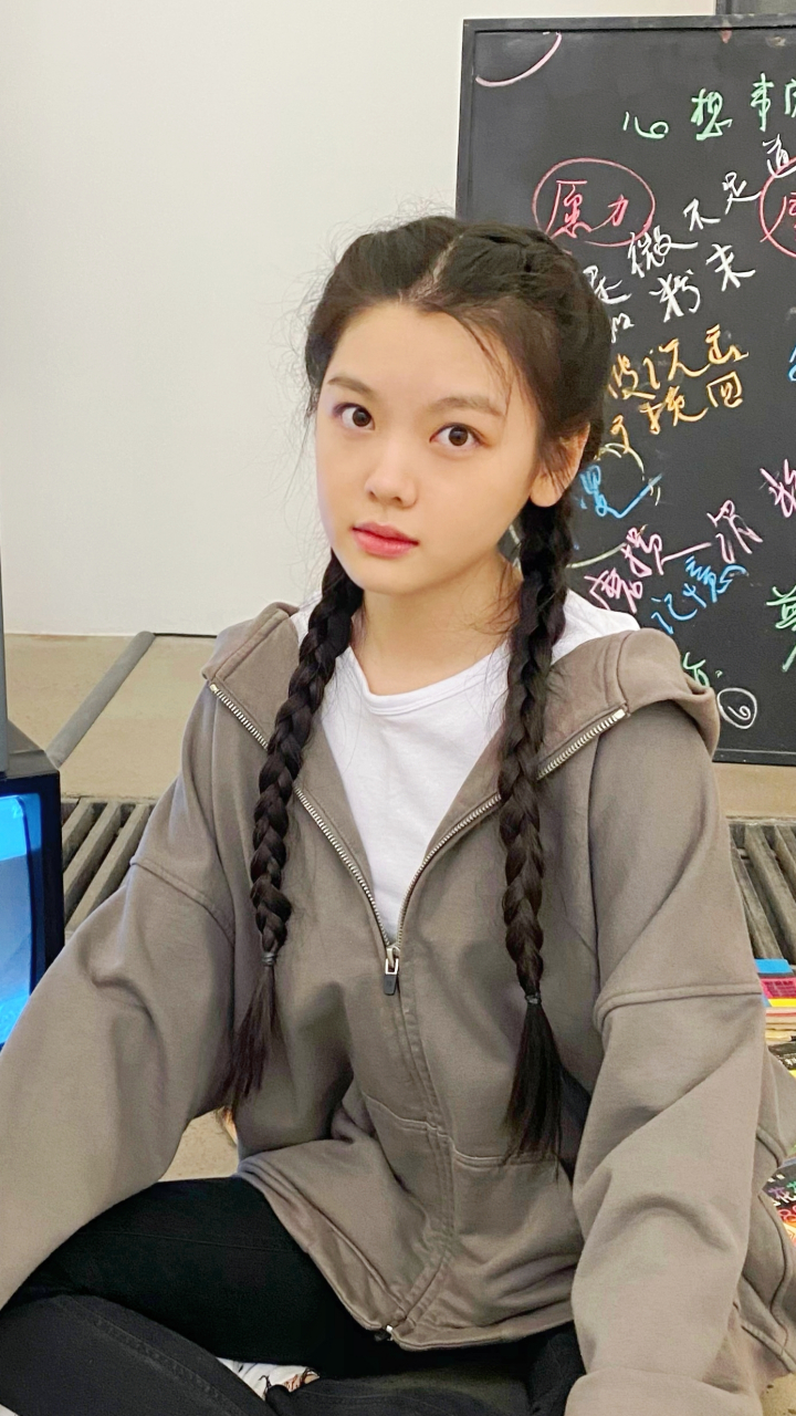 可爱的双马尾女孩～吴甜甜