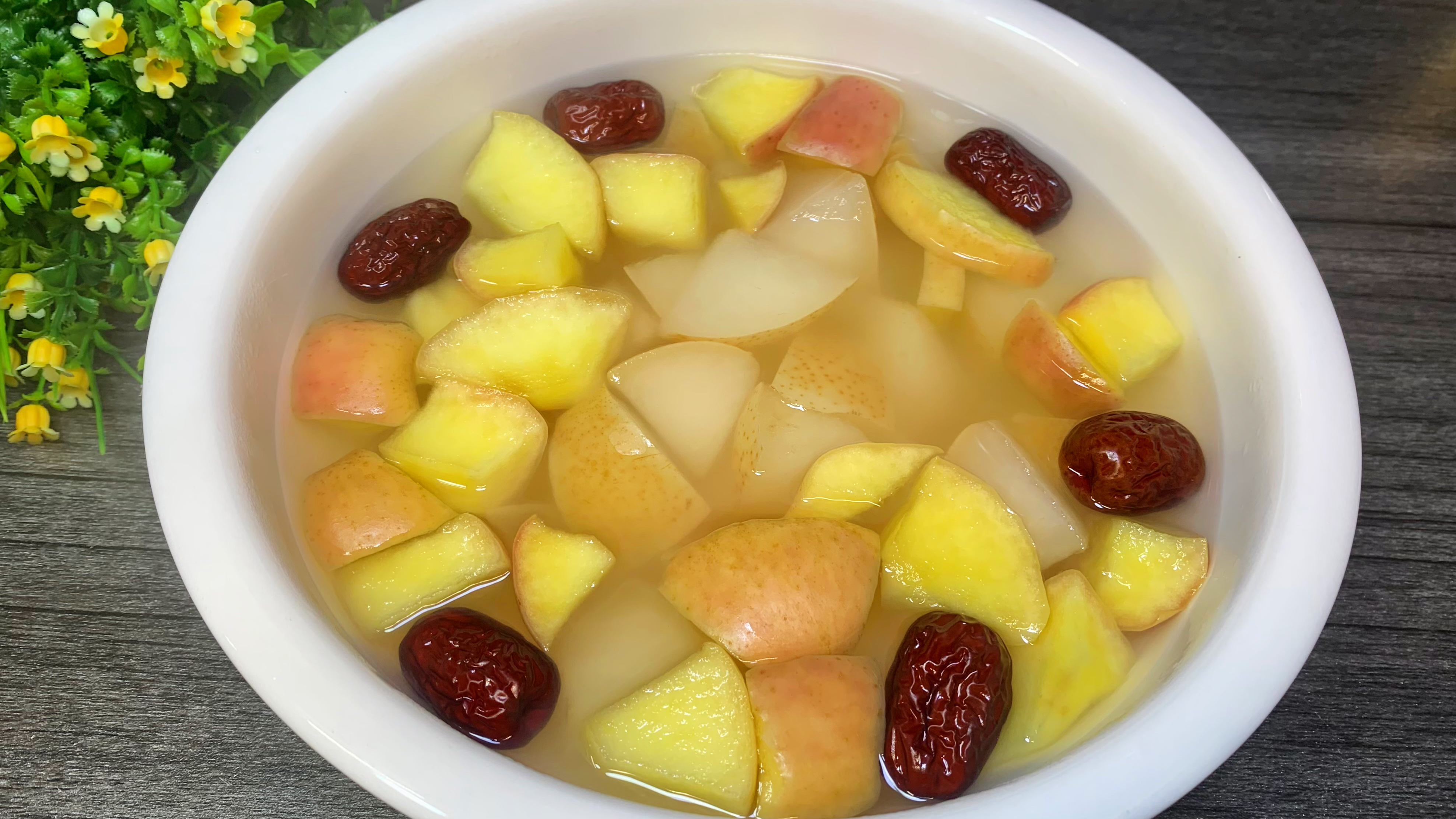 阳了以后总咳嗽,试试冰糖雪梨苹果茶,润喉润肺,口感香甜超好喝