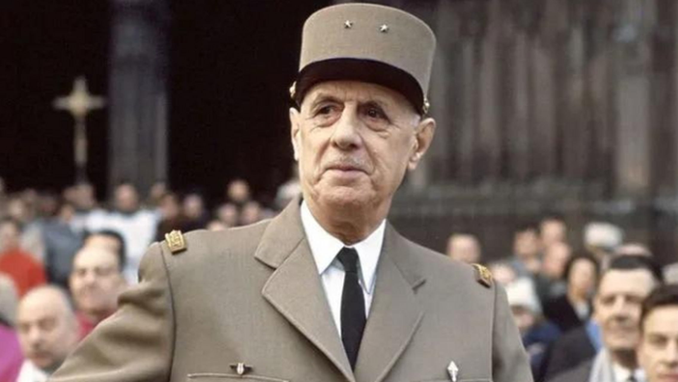 一个美术落榜生,一个维也纳流浪汉,一个巴伐利亚下士,一个没有上过