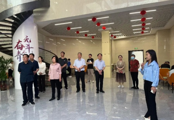 山东临沂市关工委主任朱绍阳到蒙阴县图书馆调研|宽创图书馆设计