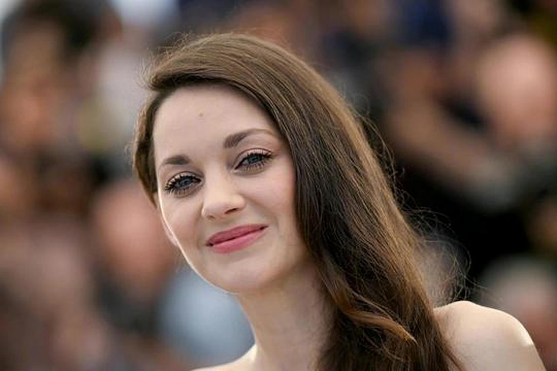 法国美女明星玛丽昂·歌迪亚(marion cotillard)兼具纯情和性感气质