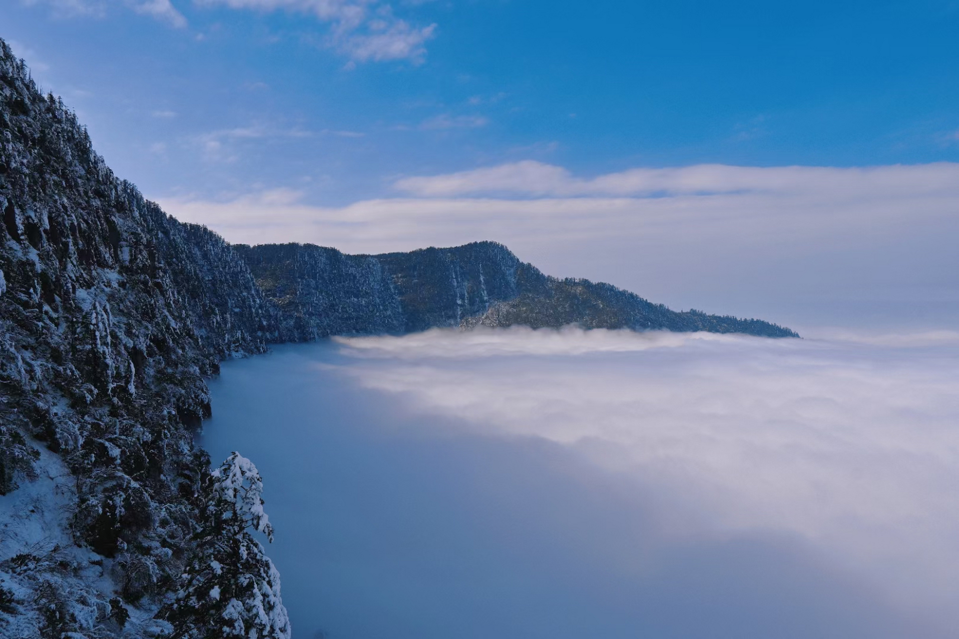 瓦屋山山顶图片图片