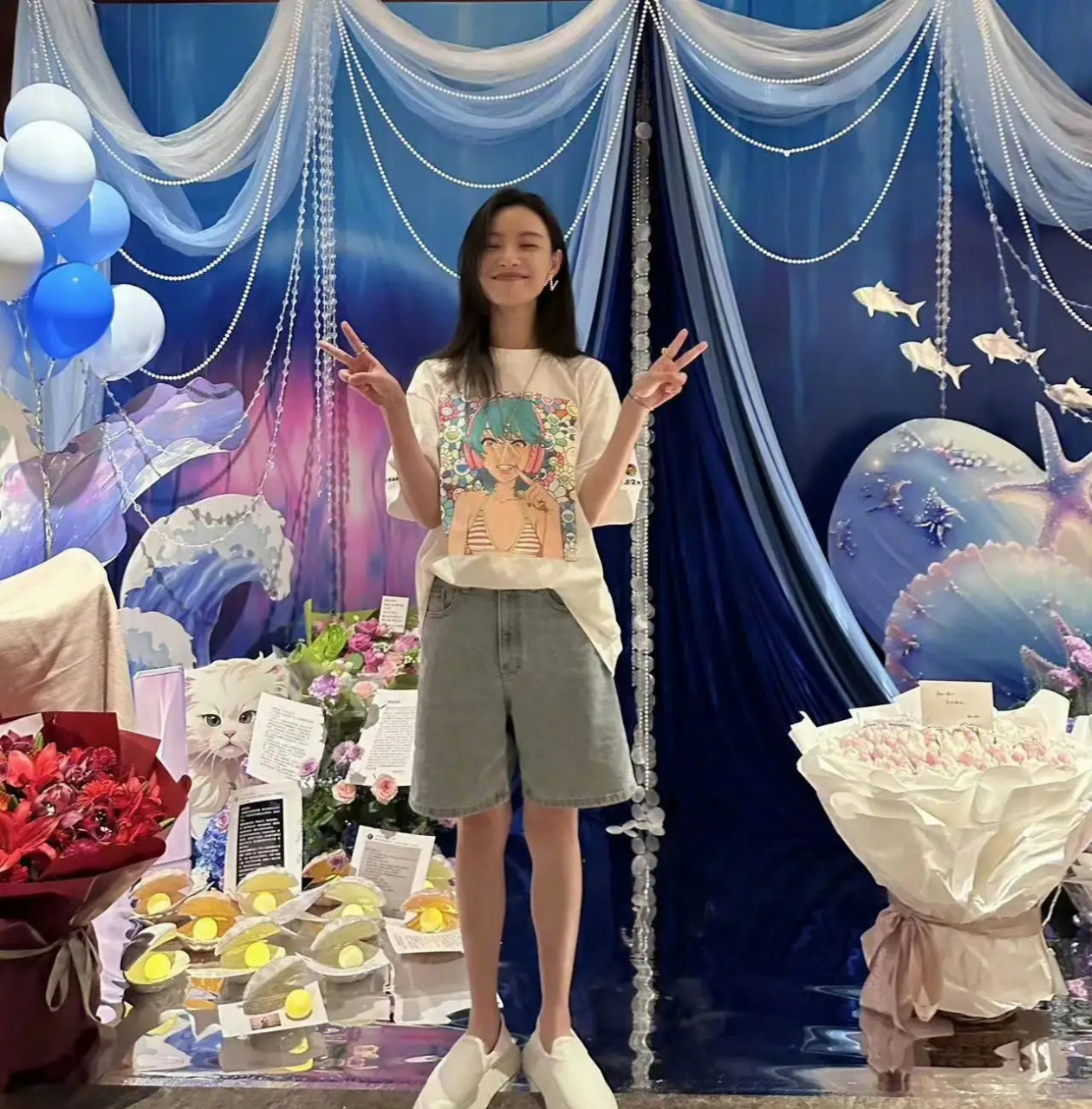 今天是倪妮的生日,倪妮更新动态晒出庆生的照片,并配文称"谢谢新一岁"