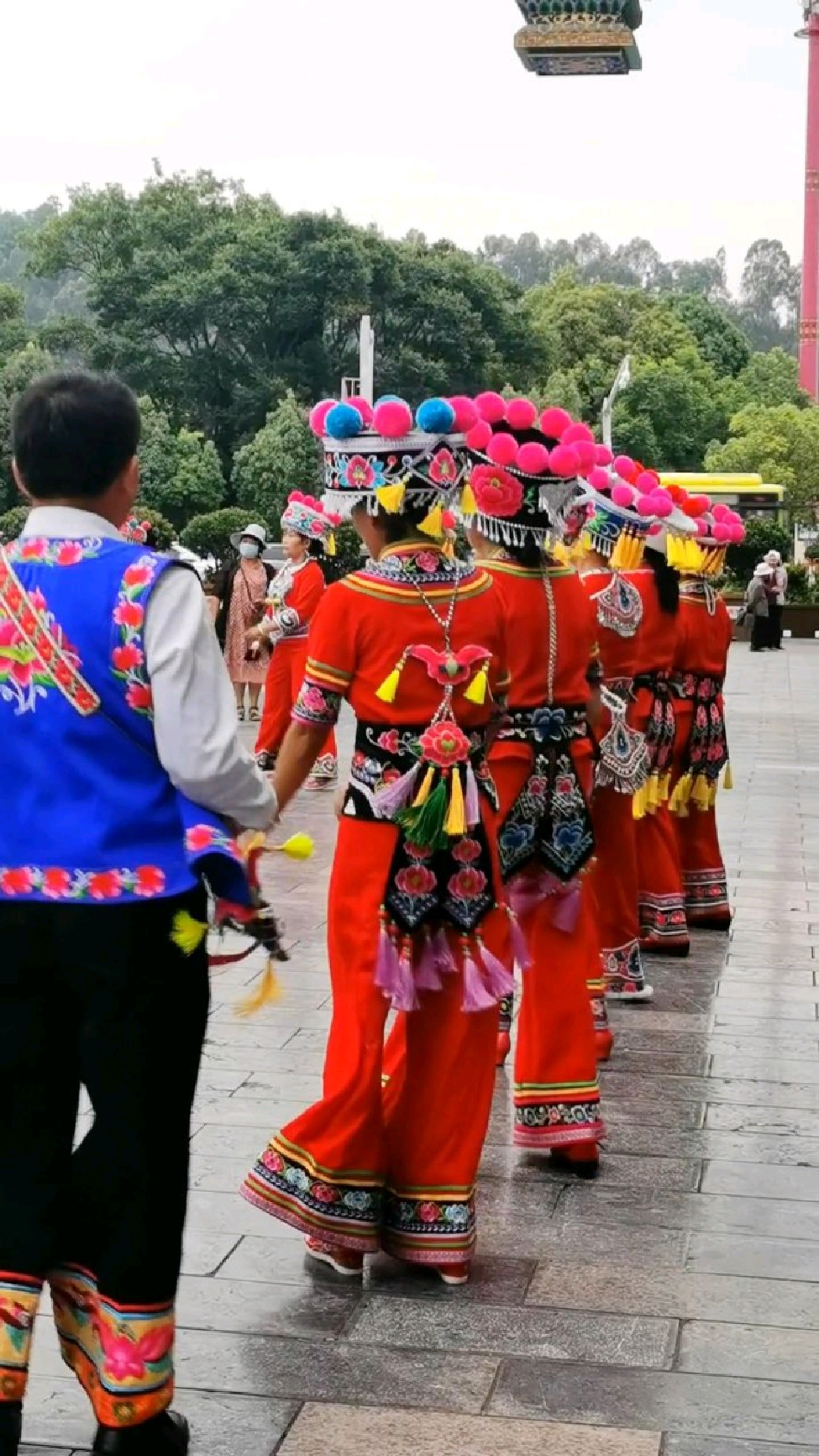 再有二十天就是彝族同胞的火把节了,左脚舞一看就会.
