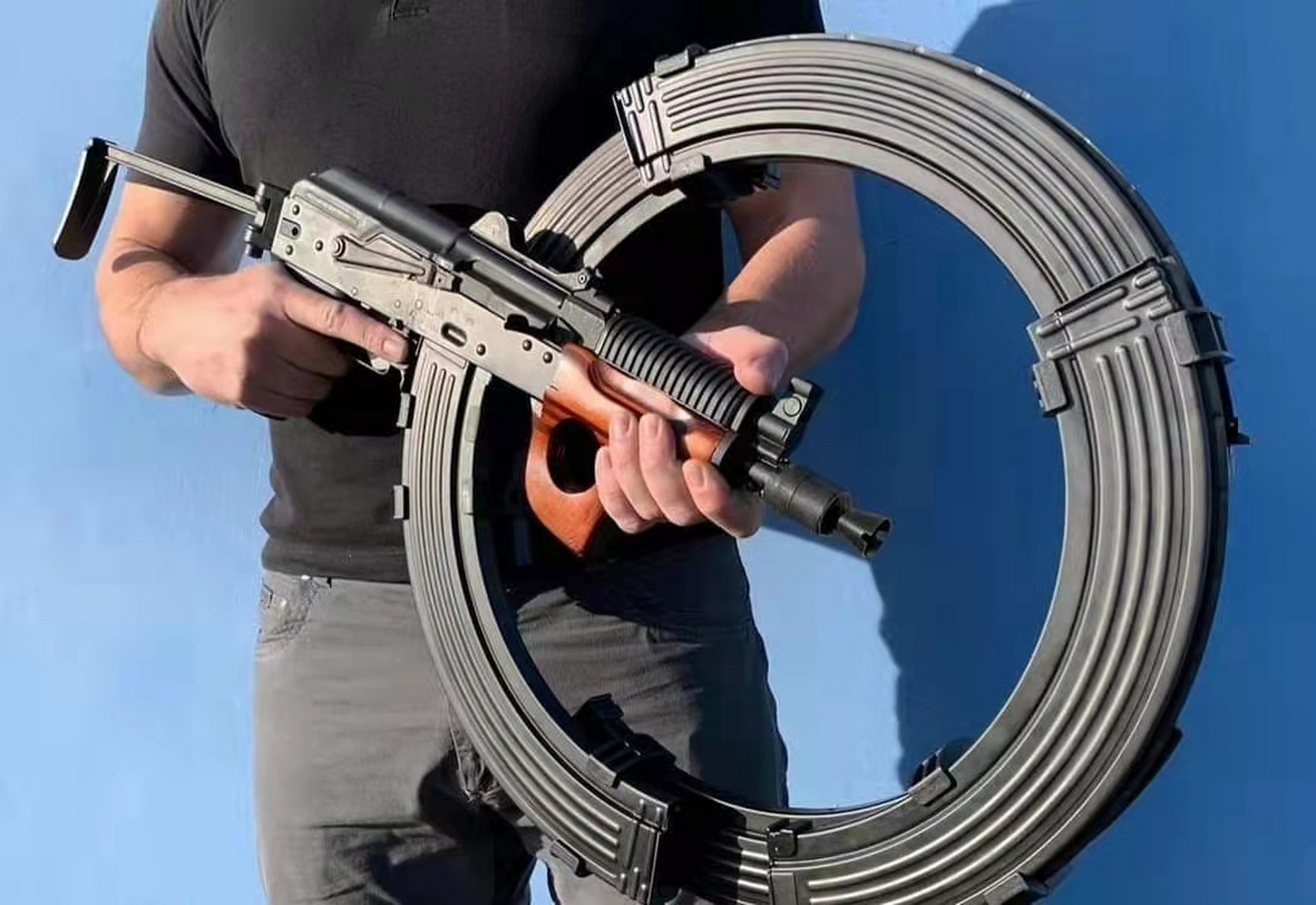 轻兵器科普# 旋风ak,到底装了多少发弹呢?