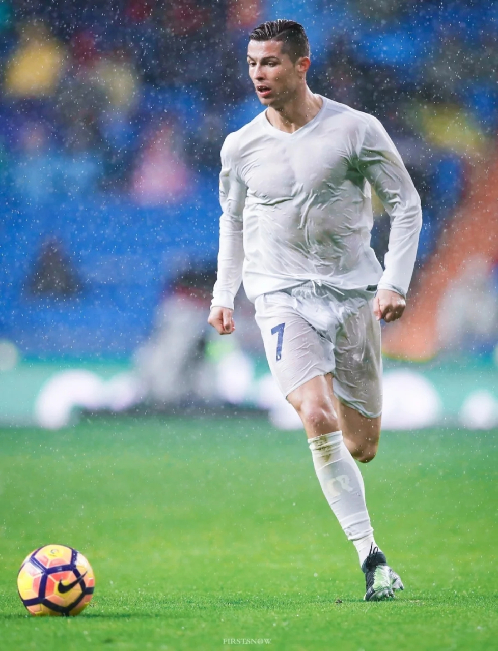 你给c罗这身肌肉打几分?