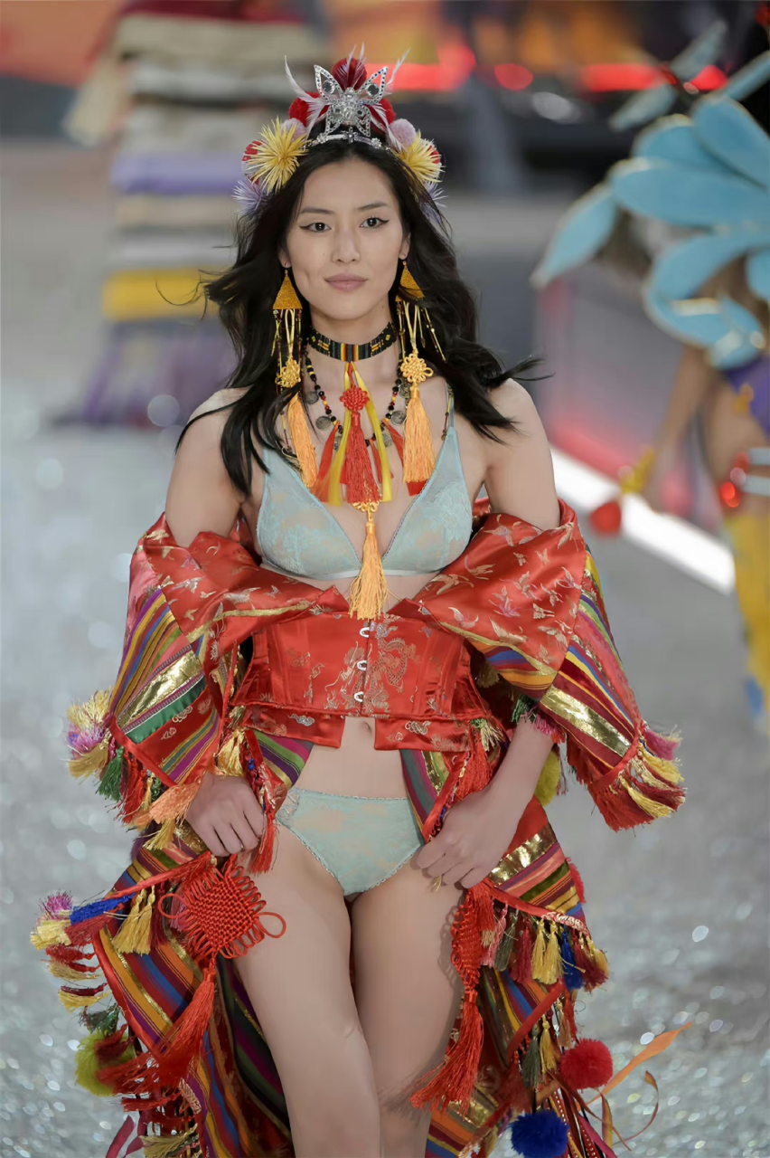 刘雯维多利亚的秘密 #刘雯