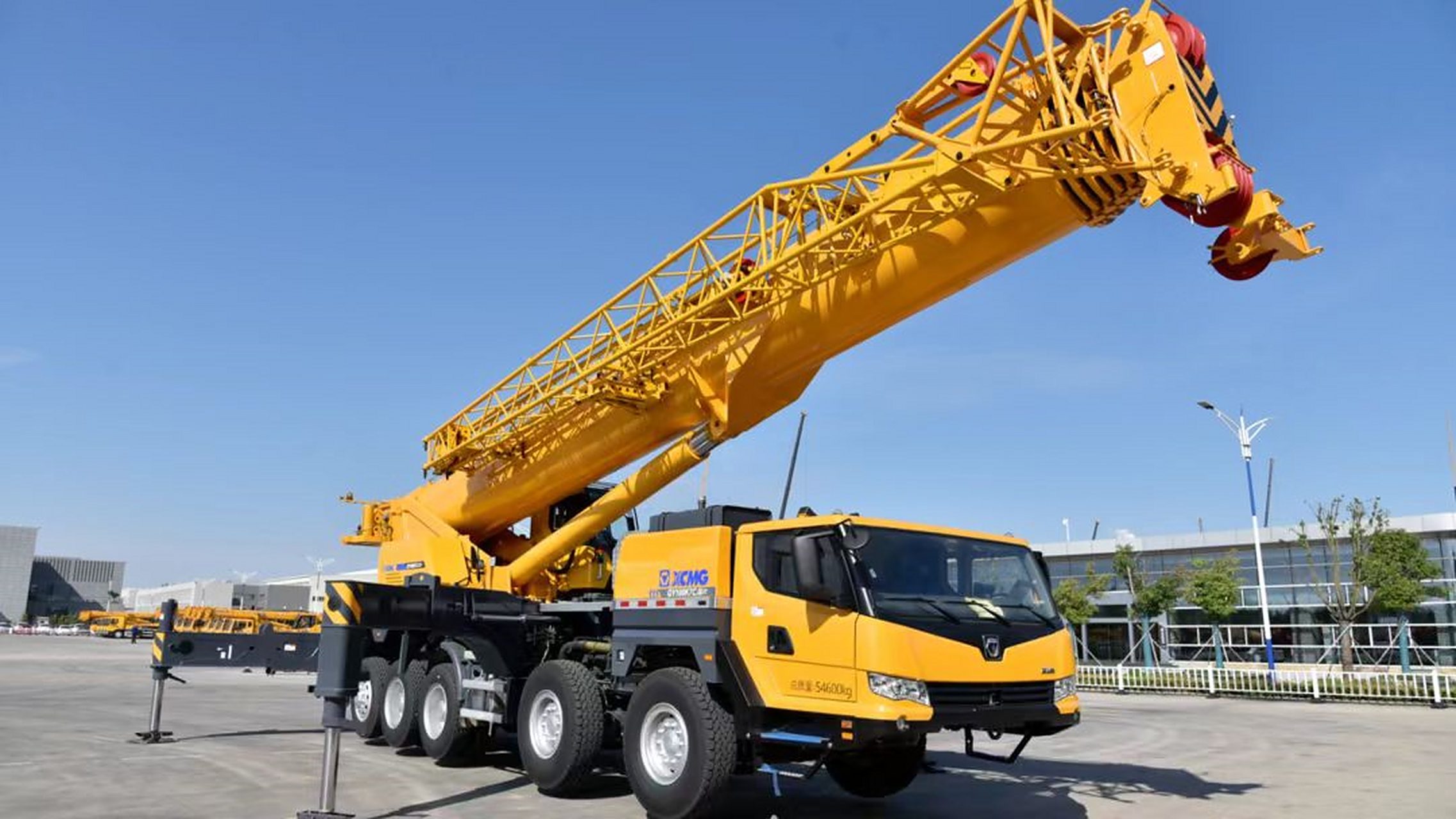 67  近年来,随着工业化进程的加速和工程建设的不断升级,吊装机械