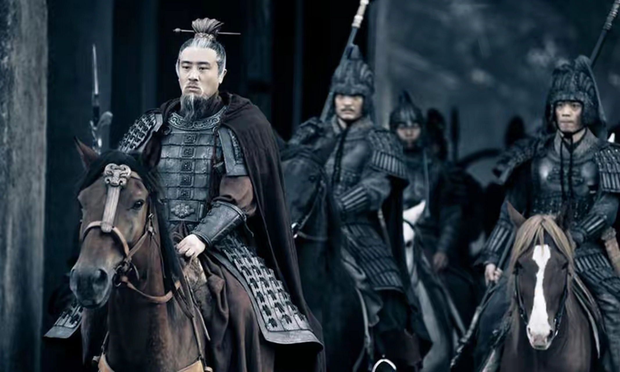 中让人捧腹的情节,却说透了刘备,关羽,张飞三兄弟死因 话说刘备任职